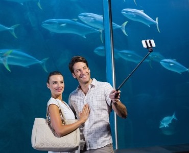 Selfie tyč monopod foto v akváriu